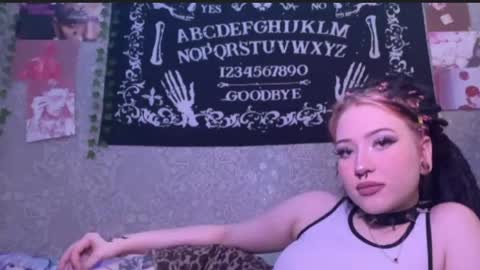 alisha_sky_ online show from May 26, 8:21 am