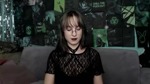 alishakelly online show from November 27, 6:04 am