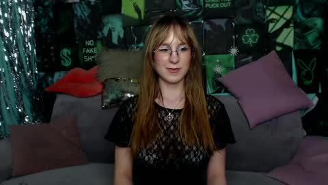 alishakelly online show from April 4, 4:48 pm