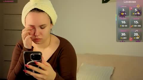 Alisia online show from October 30, 8:05 am