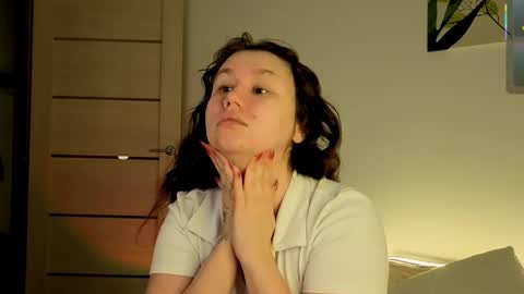 Alisia online show from November 7, 8:47 am