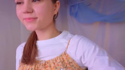 Alisia online show from December 20, 7:55 am