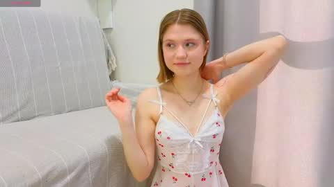 Alisia online show from May 13, 2:03 pm