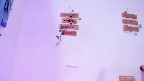 Alisia online show from April 6, 1:56 pm