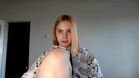 Snapshot of alismoona chatting on September 13, 1:55 pm Alisa online show from September 13, 1:55 pm