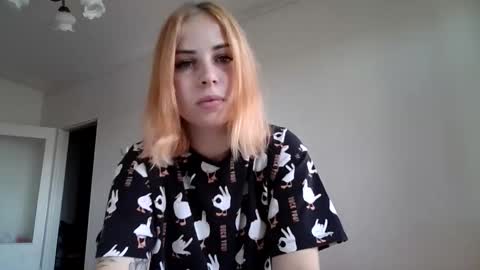 Snapshot of alismoona chatting on September 20, 8:48 am Alisa online show from September 20, 8:48 am