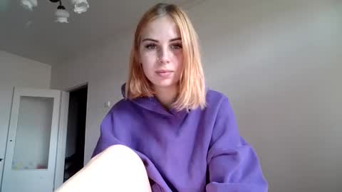 Snapshot of alismoona chatting on September 25, 8:18 am Alisa online show from September 25, 8:18 am