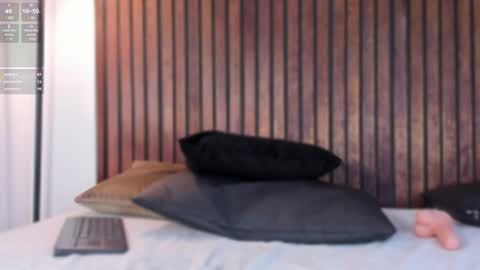 Snapshot of alison222_ chatting on January 9, 10:41 pm A L I S O N online show from January 9, 10:41 pm