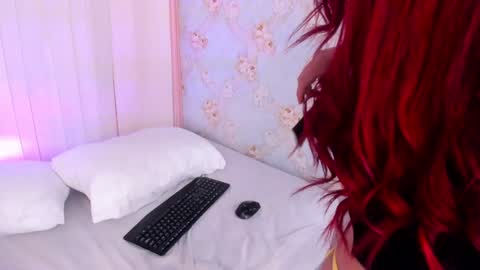 Snapshot of alison_ferrera chatting on December 4, 11:35 pm Ali online show from December 4, 11:35 pm