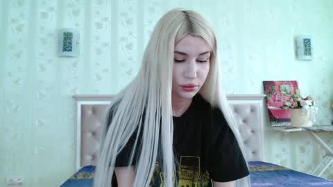 Snapshot of alison_moonlight chatting on May 11, 11:05 am Alison online show from May 11, 11:05 am