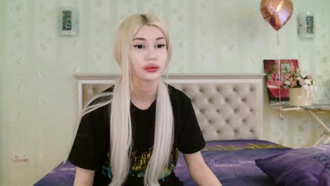 Snapshot of alison_moonlight chatting on May 11, 4:04 pm Alison online show from May 11, 4:04 pm