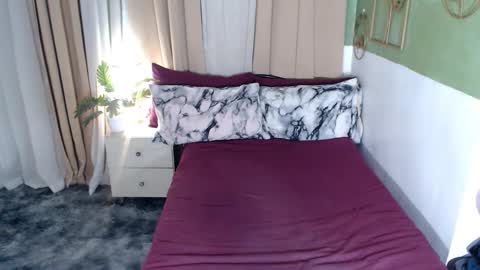 Snapshot of alisonaims chatting on March 12, 11:53 am hotty online show from March 12, 11:53 am