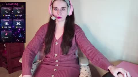 Snapshot of alisonfieldsxo chatting on January 9, 6:17 am Alison Fields online show from January 9, 6:17 am