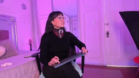 Alison Fishert online show from January 28, 11:49 am