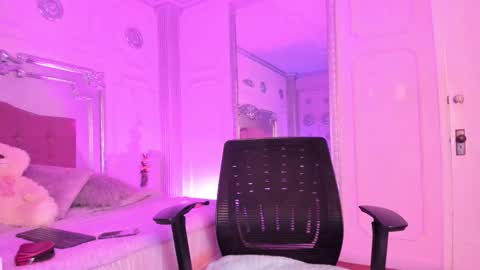 Alison Fishert online show from February 24, 12:05 pm