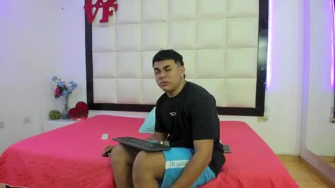 Aliss and Aron online show from May 25, 11:49 am