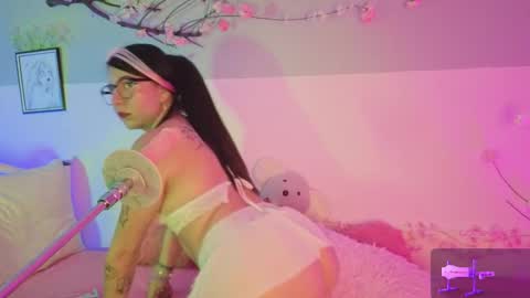 Mia online show from March 20, 9:08 pm