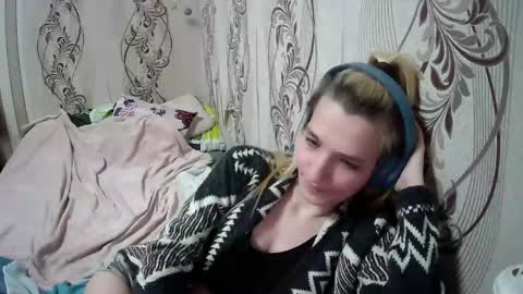 alissaclent online show from May 6, 8:58 pm