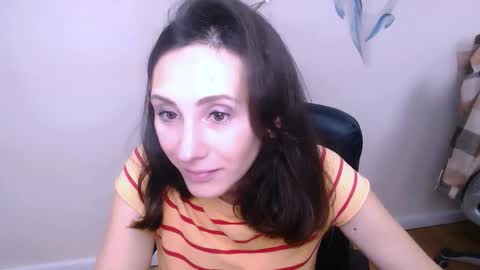 Snapshot of alissajersy_ chatting on October 15, 9:20 am Alissa online show from October 15, 9:20 am