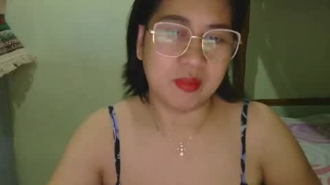 alissalove18 online show from May 12, 10:07 pm