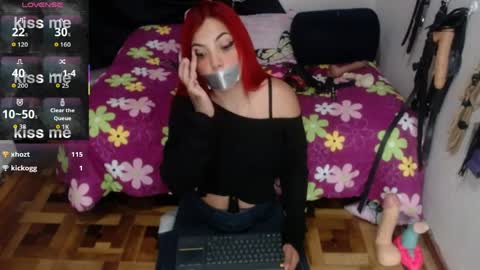 Snapshot of alissia_kent99 chatting on April 1, 8:39 pm Alissia online show from April 1, 8:39 pm