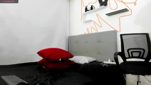 Snapshot of alisson0002 chatting on February 20, 12:04 pm alisson0002 online show from February 20, 12:04 pm