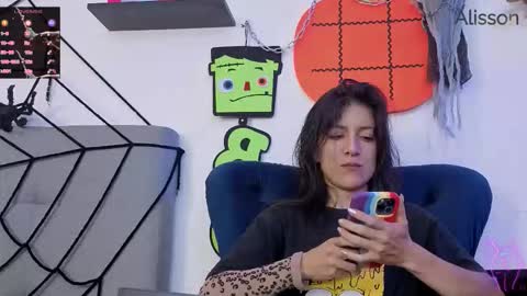 Snapshot of alisson0002 chatting on October 18, 7:03 pm alisson0002 online show from October 18, 7:03 pm