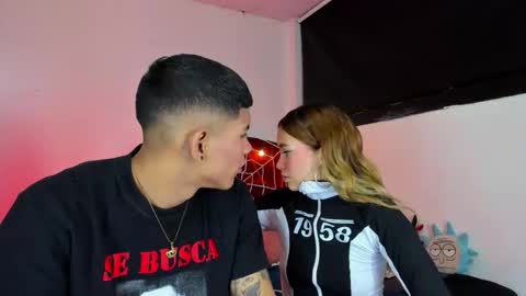 Snapshot of alisson_and_jhonny chatting on October 23, 7:18 am Aliandjho online show from October 23, 7:18 am