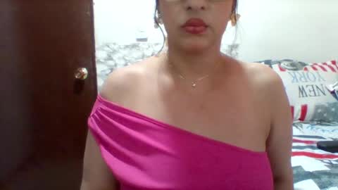 Snapshot of alisson_brand chatting on February 6, 6:44 pm alisson brand online show from February 6, 6:44 pm