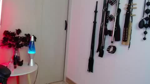 Alisson Beckett online show from April 15, 7:58 pm