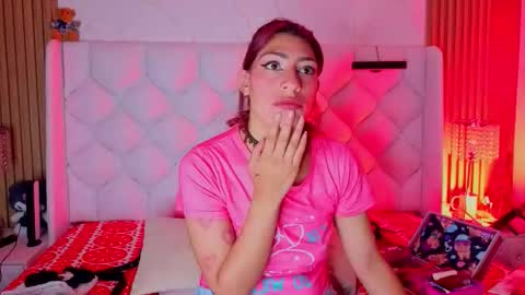 Snapshot of alissoncole_ chatting on December 13, 8:04 pm Alisson online show from December 13, 8:04 pm