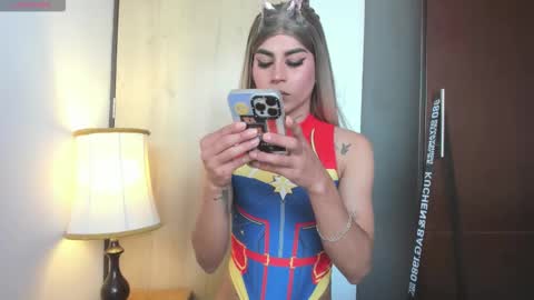 Snapshot of alissoondream_ chatting on February 12, 4:24 pm alisson online show from February 12, 4:24 pm