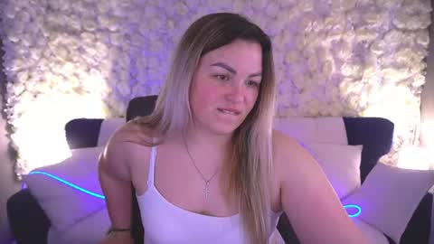 alissyagrayy online show from May 11, 1:06 pm