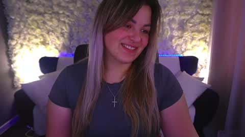 alissyagrayy online show from May 12, 12:46 pm