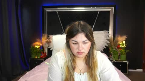 alissyagrayy online show from May 17, 5:38 am