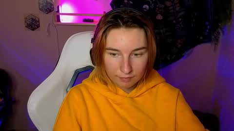 A L I C E  online show from September 22, 8:22 pm