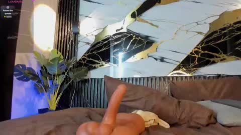   online show from December 20, 9:55 pm