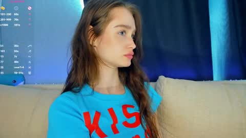 Alivia online show from May 26, 8:32 am