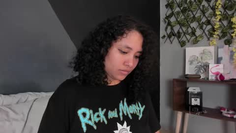 Snapshot of alixon_fiore5 chatting on December 31, 2:14 pm alixon online show from December 31, 2:14 pm