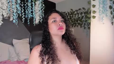 Snapshot of alixon_fiore5 chatting on February 28, 6:58 am alixon online show from February 28, 6:58 am