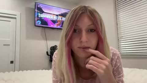 alixrose2008 online show from July 25, 4:21 am