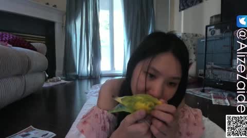 Alize Zaide online show from October 13, 8:31 pm