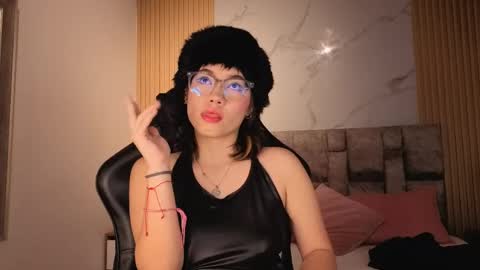 Snapshot of alkivamoon chatting on April 29, 7:20 pm alkivamoon online show from April 29, 7:20 pm