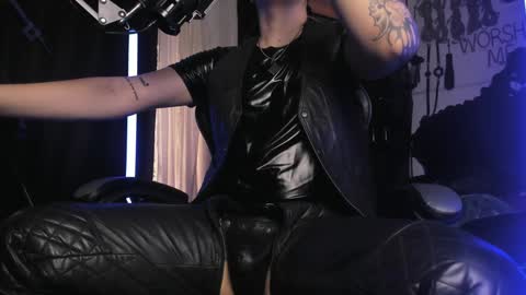   online show from December 26, 9:15 pm