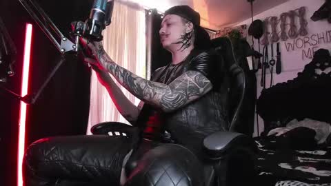   online show from March 4, 5:13 pm