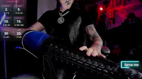   online show from November 15, 6:15 pm