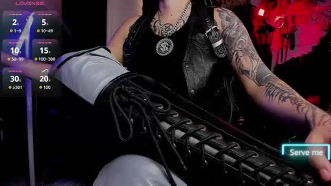   online show from December 3, 8:18 pm