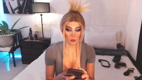 Miss Gia online show from December 15, 12:38 pm