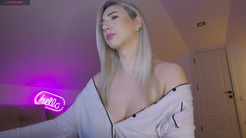 A day u didnt smile is a lost day online show from March 6, 5:20 pm