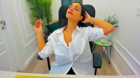 allayerty online show from September 18, 11:23 am